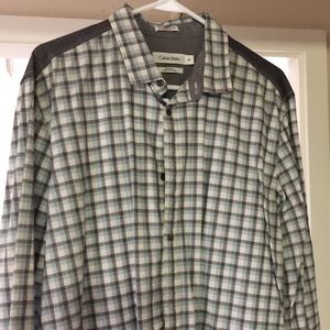Large Men’s Calvin Klein long sleeve shirt